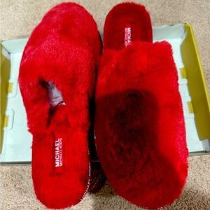 Brand new Michael Kors Freida slipper